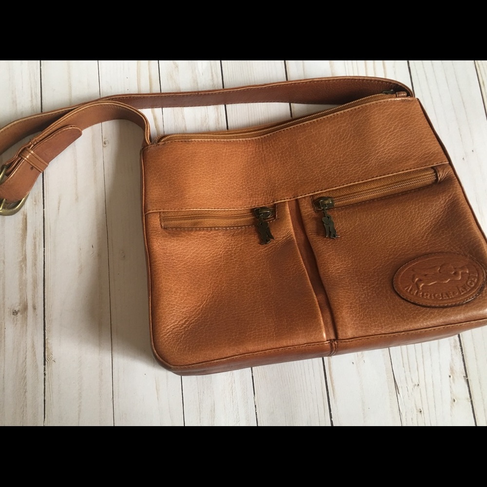 ☘️American Angel Brown Purse EUC